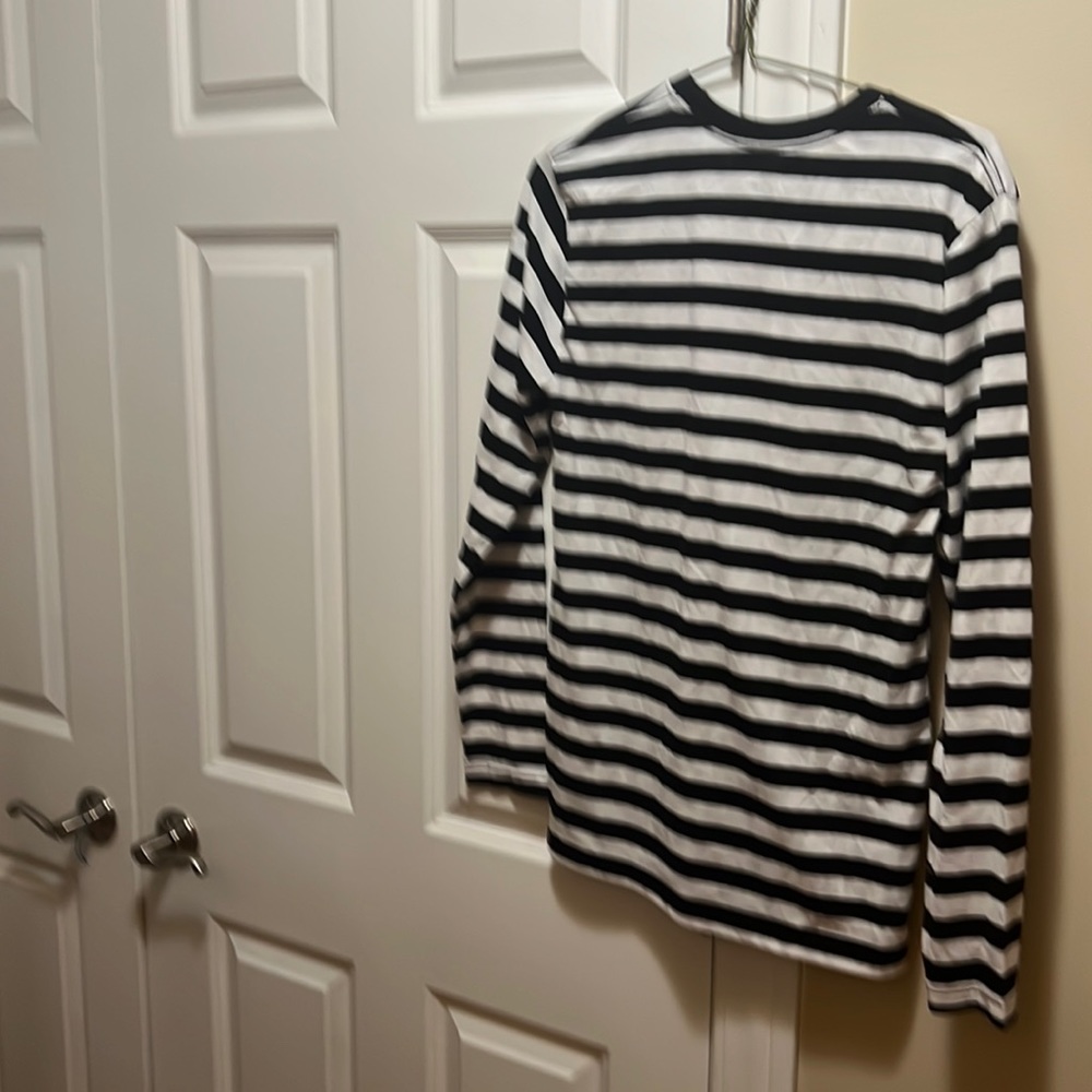 Horizontal stripes layering shirt